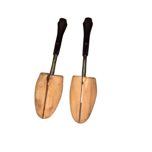 Cedar Shoe Trees - Picture 1 of 2